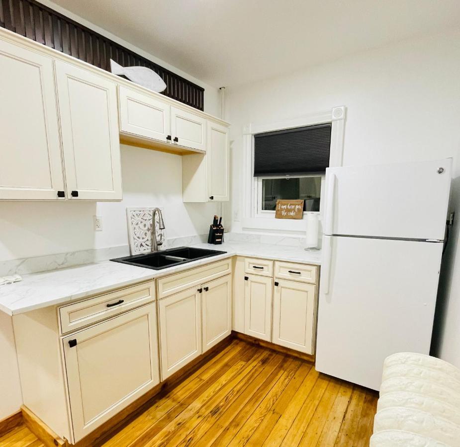 Delightful 2Br Apartment With Balcony - 15 Min From Mohegan Sun- Foxwoods Casinos & Mystic New London Exterior photo