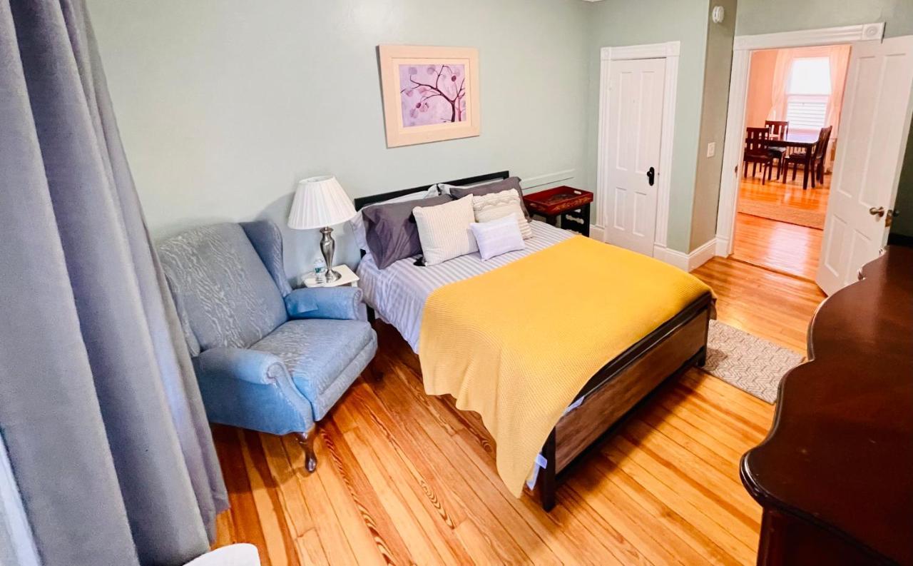 Delightful 2Br Apartment With Balcony - 15 Min From Mohegan Sun- Foxwoods Casinos & Mystic New London Exterior photo
