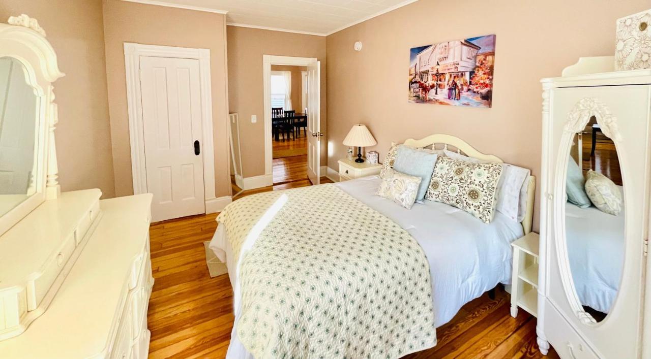 Delightful 2Br Apartment With Balcony - 15 Min From Mohegan Sun- Foxwoods Casinos & Mystic New London Exterior photo