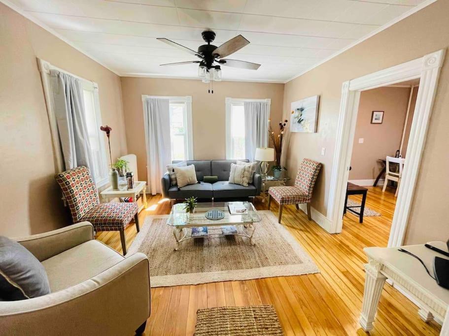 Delightful 2Br Apartment With Balcony - 15 Min From Mohegan Sun- Foxwoods Casinos & Mystic New London Exterior photo