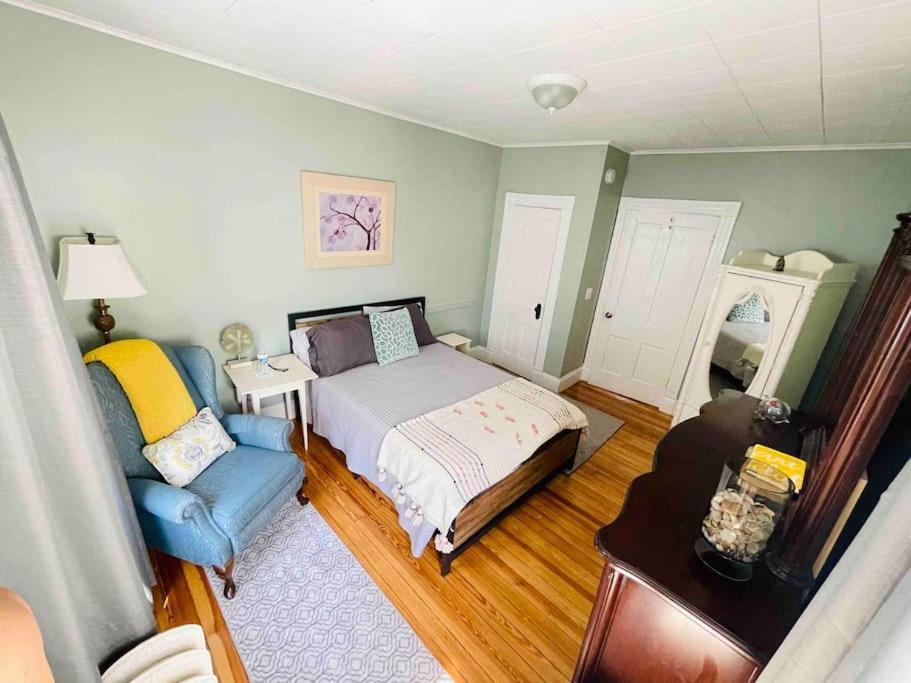 Delightful 2Br Apartment With Balcony - 15 Min From Mohegan Sun- Foxwoods Casinos & Mystic New London Exterior photo