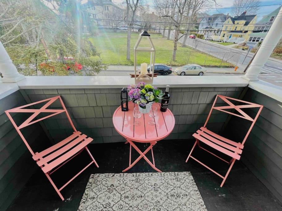 Delightful 2Br Apartment With Balcony - 15 Min From Mohegan Sun- Foxwoods Casinos & Mystic New London Exterior photo