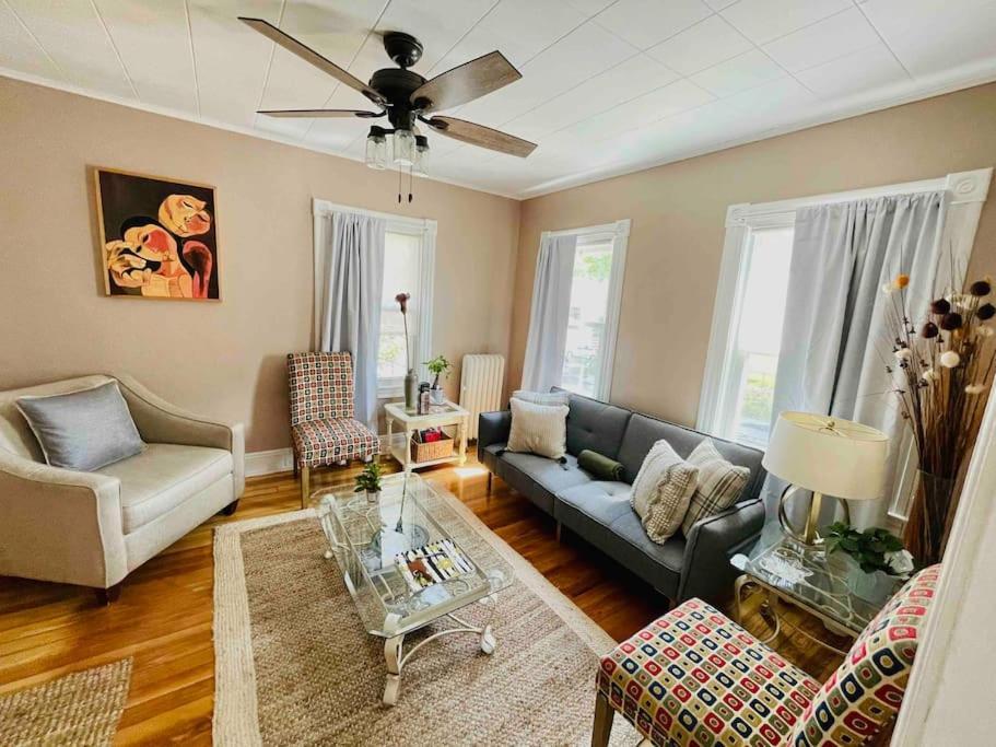 Delightful 2Br Apartment With Balcony - 15 Min From Mohegan Sun- Foxwoods Casinos & Mystic New London Exterior photo
