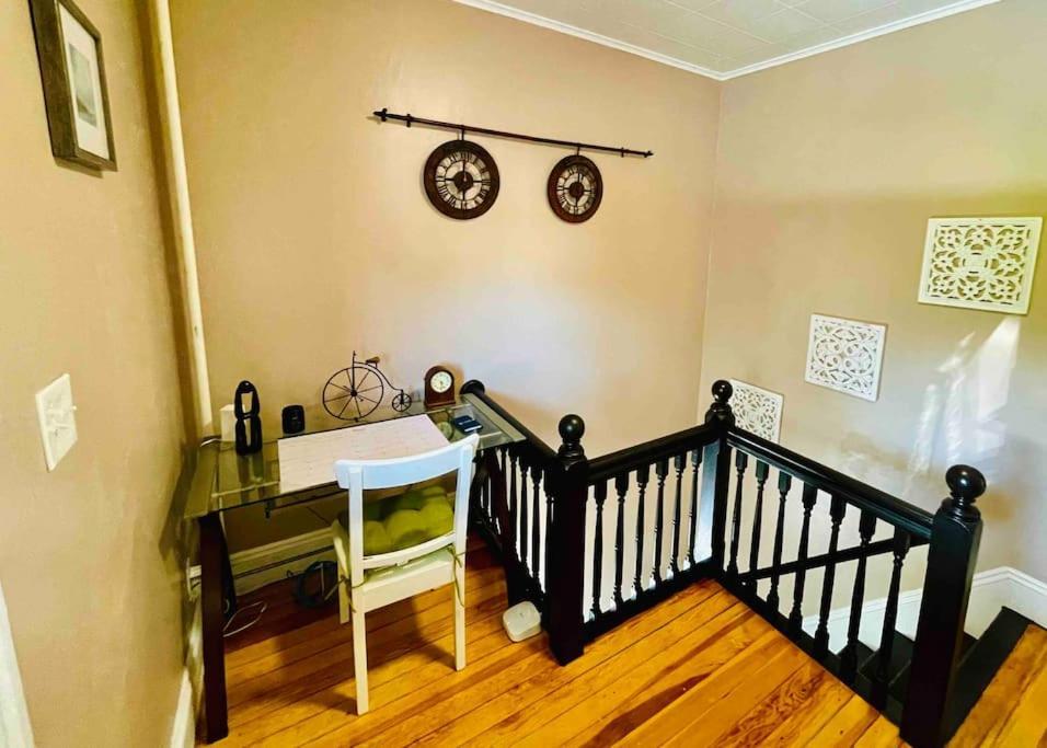 Delightful 2Br Apartment With Balcony - 15 Min From Mohegan Sun- Foxwoods Casinos & Mystic New London Exterior photo