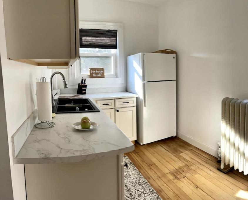 Delightful 2Br Apartment With Balcony - 15 Min From Mohegan Sun- Foxwoods Casinos & Mystic New London Exterior photo