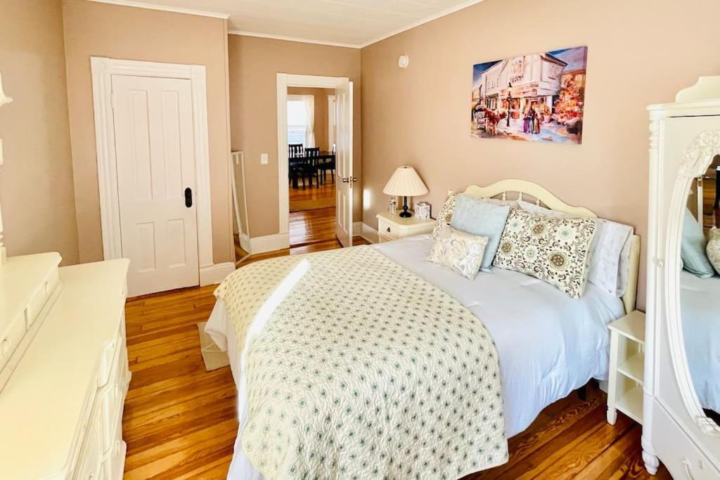 Delightful 2Br Apartment With Balcony - 15 Min From Mohegan Sun- Foxwoods Casinos & Mystic New London Exterior photo